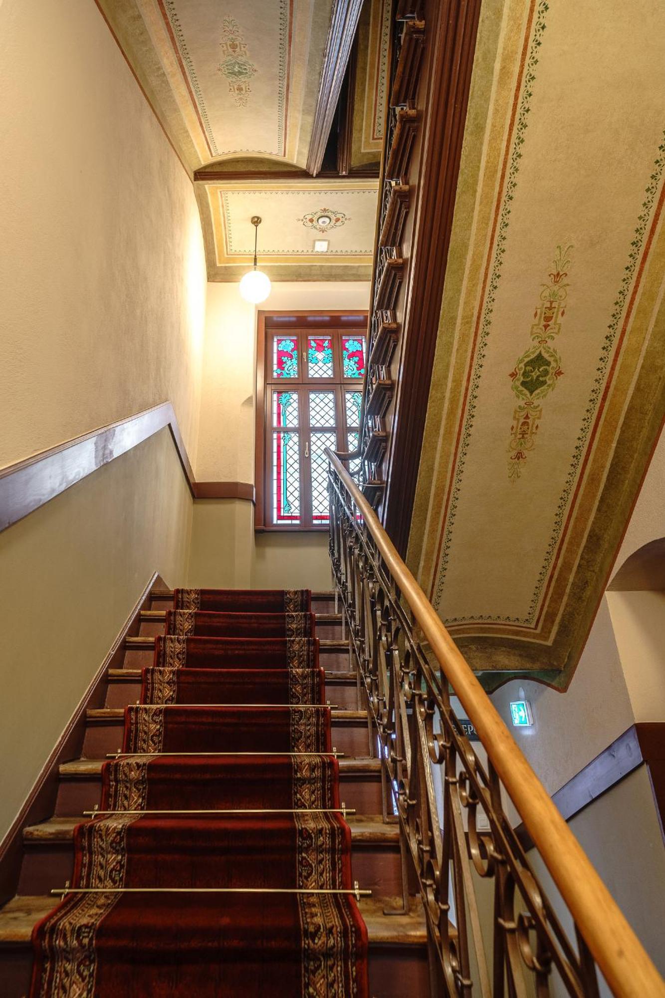 Old Town Ac Apartments Main Raiway Station クラクフ エクステリア 写真